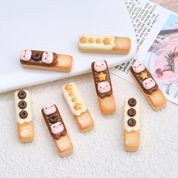 20PCS Piglet finger biscuit charms