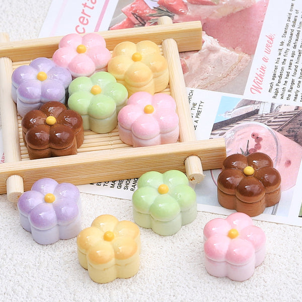 20PCS Five piece flower cake charms